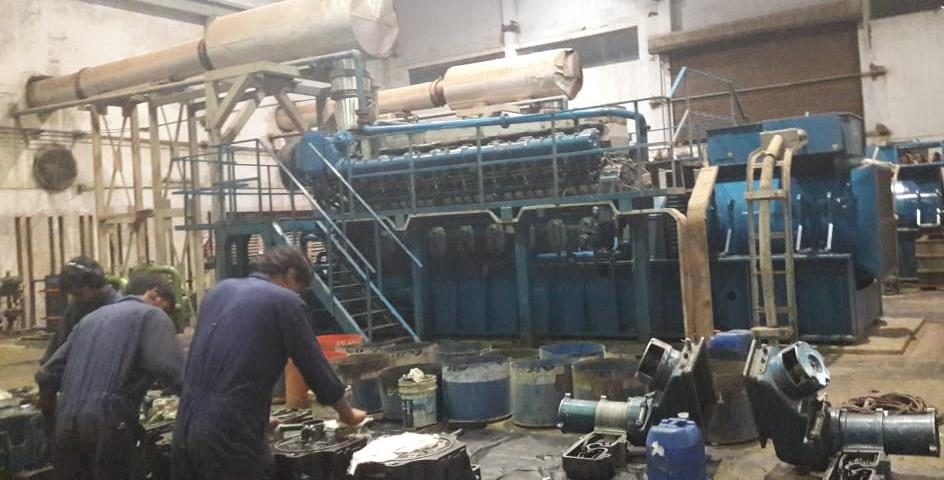Power plant engine maintenance